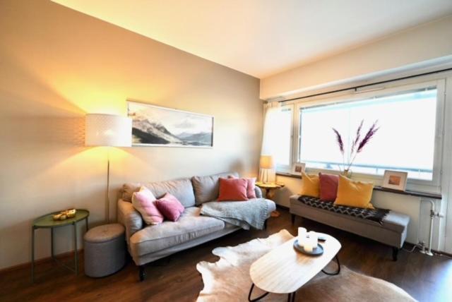 Cozy And Bright 2-Bedroom Apartment Washer And Dryer, King Size Bed โรวานิเอมิ ภายนอก รูปภาพ
